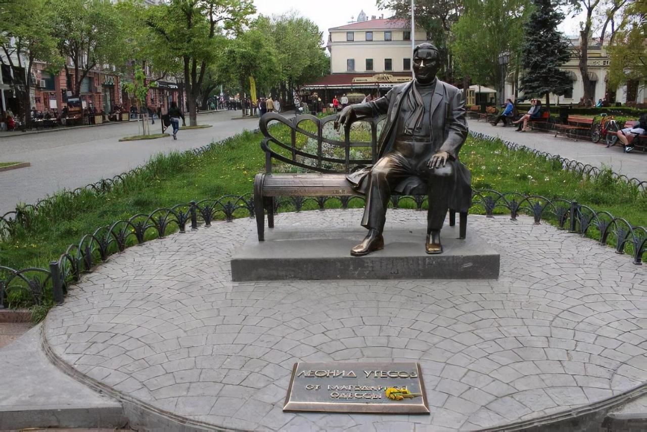 "Ваша Квартира" - У Самого Дерибаса! "Ваша Квартира" Біля Самого Дерибаса! โอเดสซา ภายนอก รูปภาพ